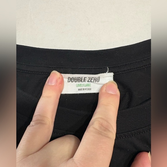 Double Zero BUCKLE black sleeveless crop top, size large, used, drawstring hem - Picture 4 of 7